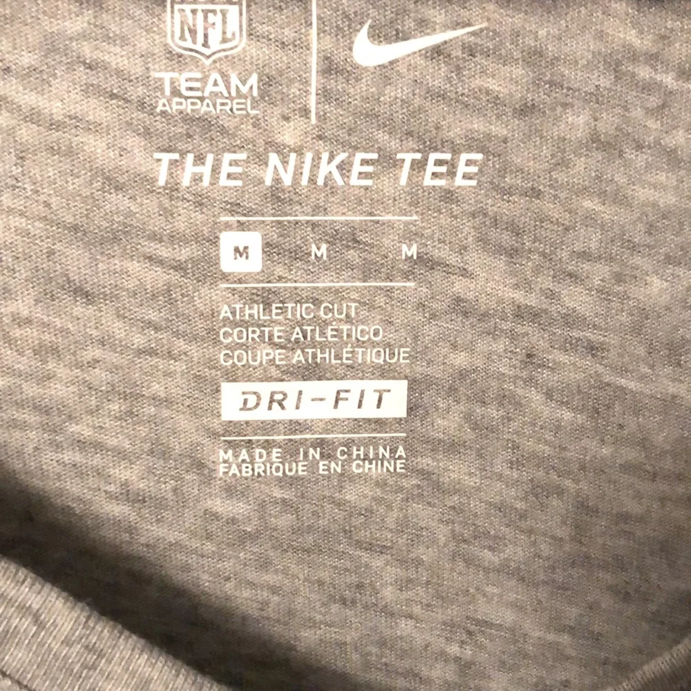 ❌SOLD❌ NWOT Seattle Seahawks Nike NFL Womens T-Shirt Medium - Picture 4 of 6